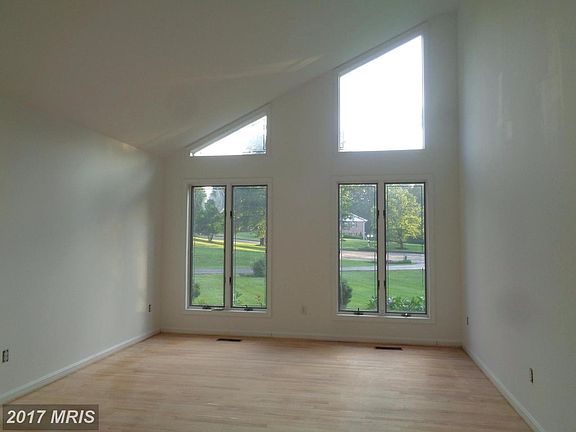 3rd image of 13025 Heil Manor Dr