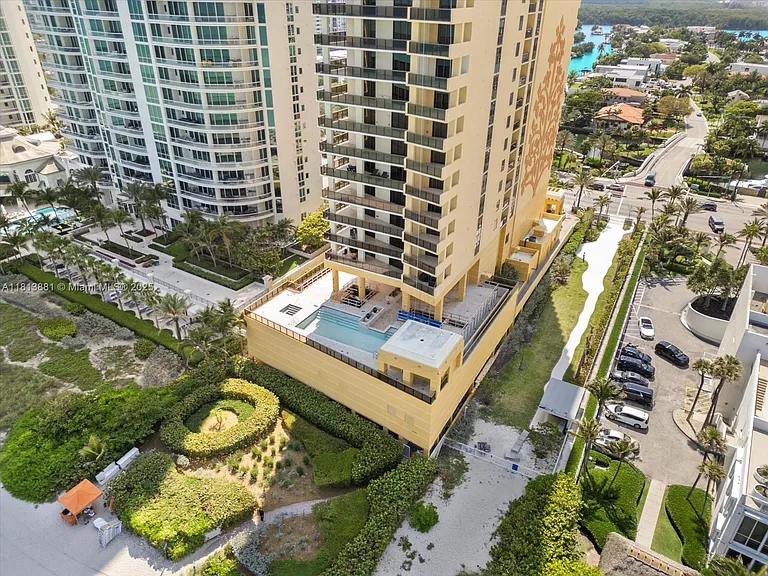 16275 Collins Ave #1004 — Photo 28