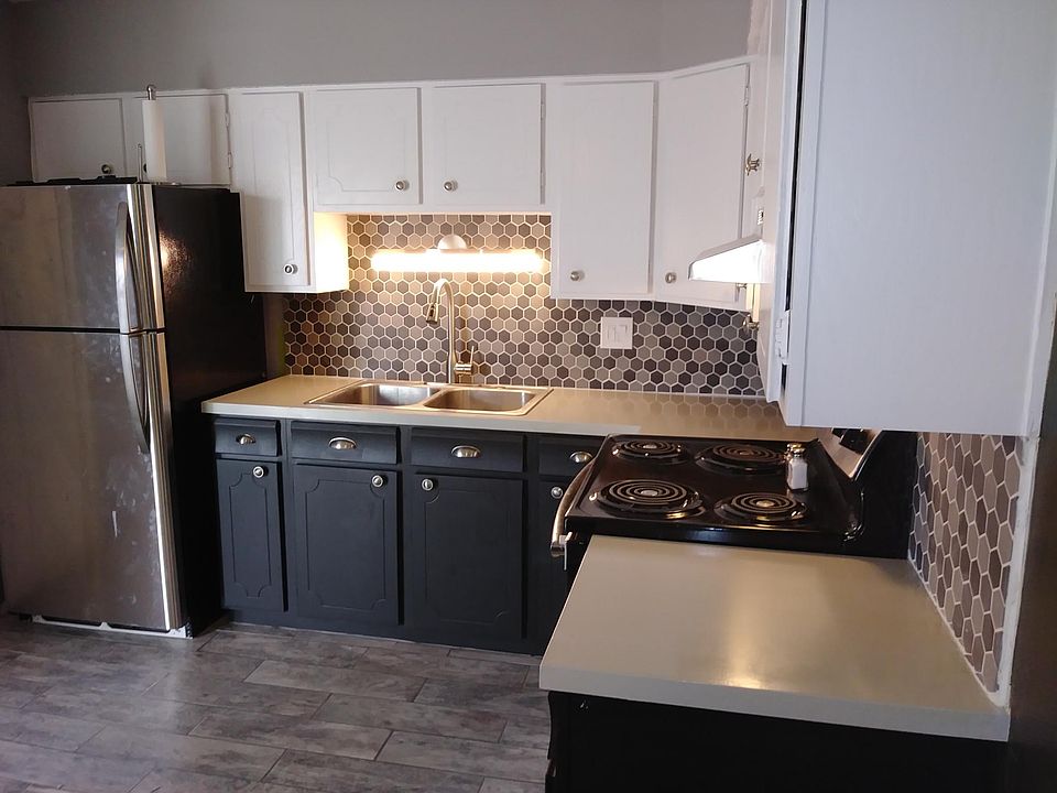 2nd image of 698 Katherine Ave