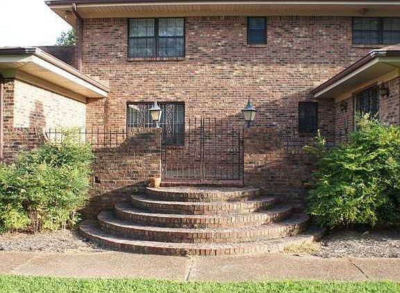 3rd image of 4684 Cedar Rose Dr