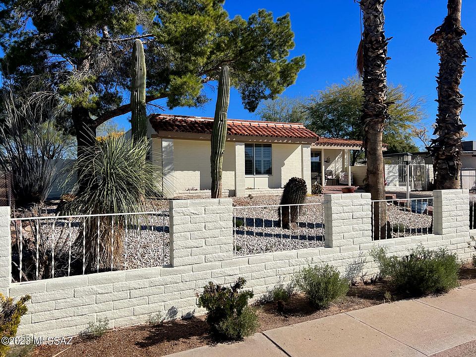 1st image of 432 W Inez Dr