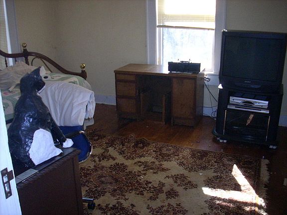 5th image of 211 Hillcrest Dr