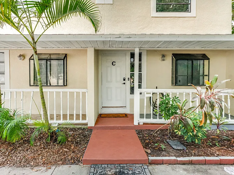 118 Michelle Ln #C — Photo 1