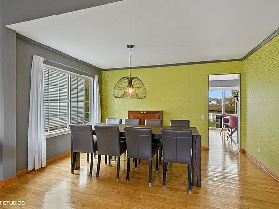 3rd image of 943 Tylerton Cir