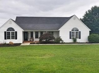 106 Piccadilly Ct, Goode, VA 24556