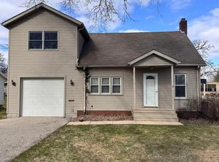 215 East St, Decorah, IA 52101