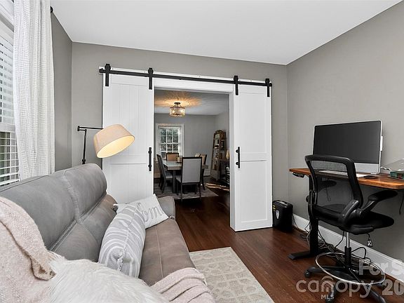 5th image of 2400 Bay St
