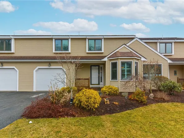 80 Fisher Rd Unit 75, Cumberland, RI 02864