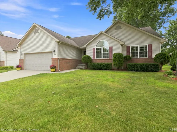 3799 Arlington Ave, Fort Gratiot, MI 48059