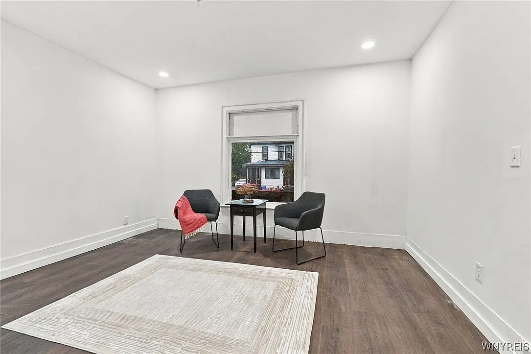 2 bed, 1.0 bath, 1248 sqft, $1,400 — Photo 3