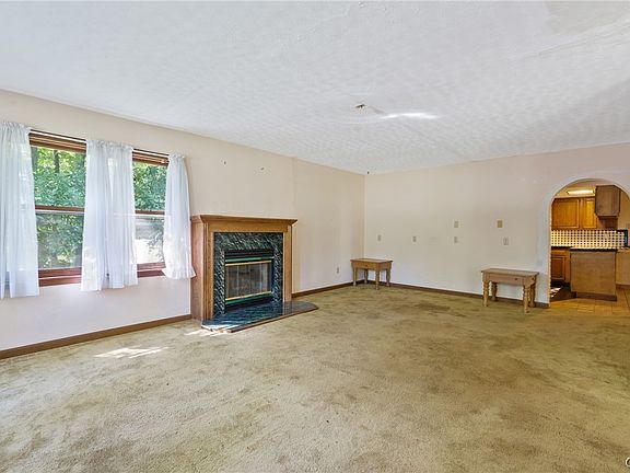 5th image of 436 Rowlee Rd