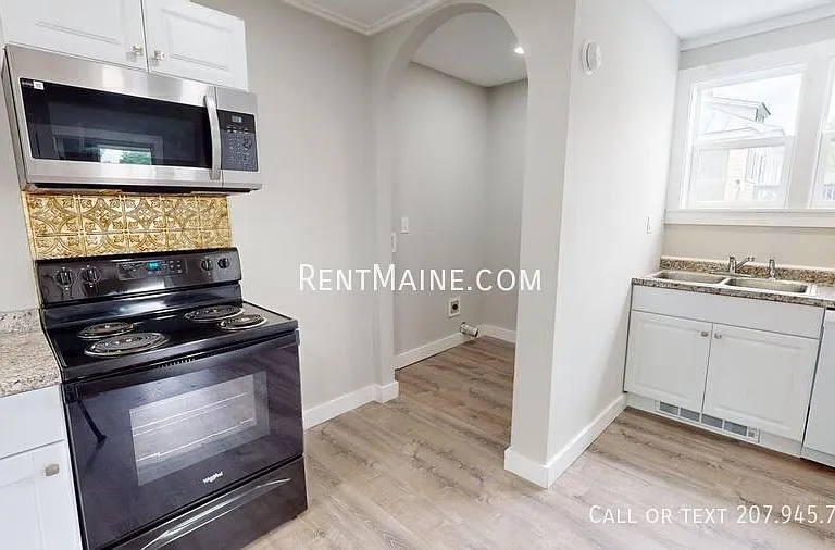 6 Woodman Ave #1 — Photo 2
