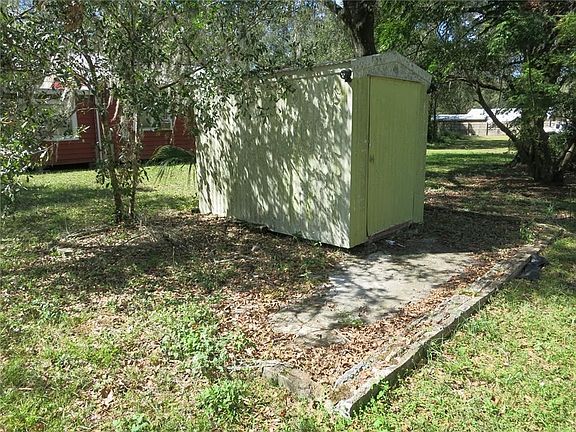 5th image of 627 Coronet St