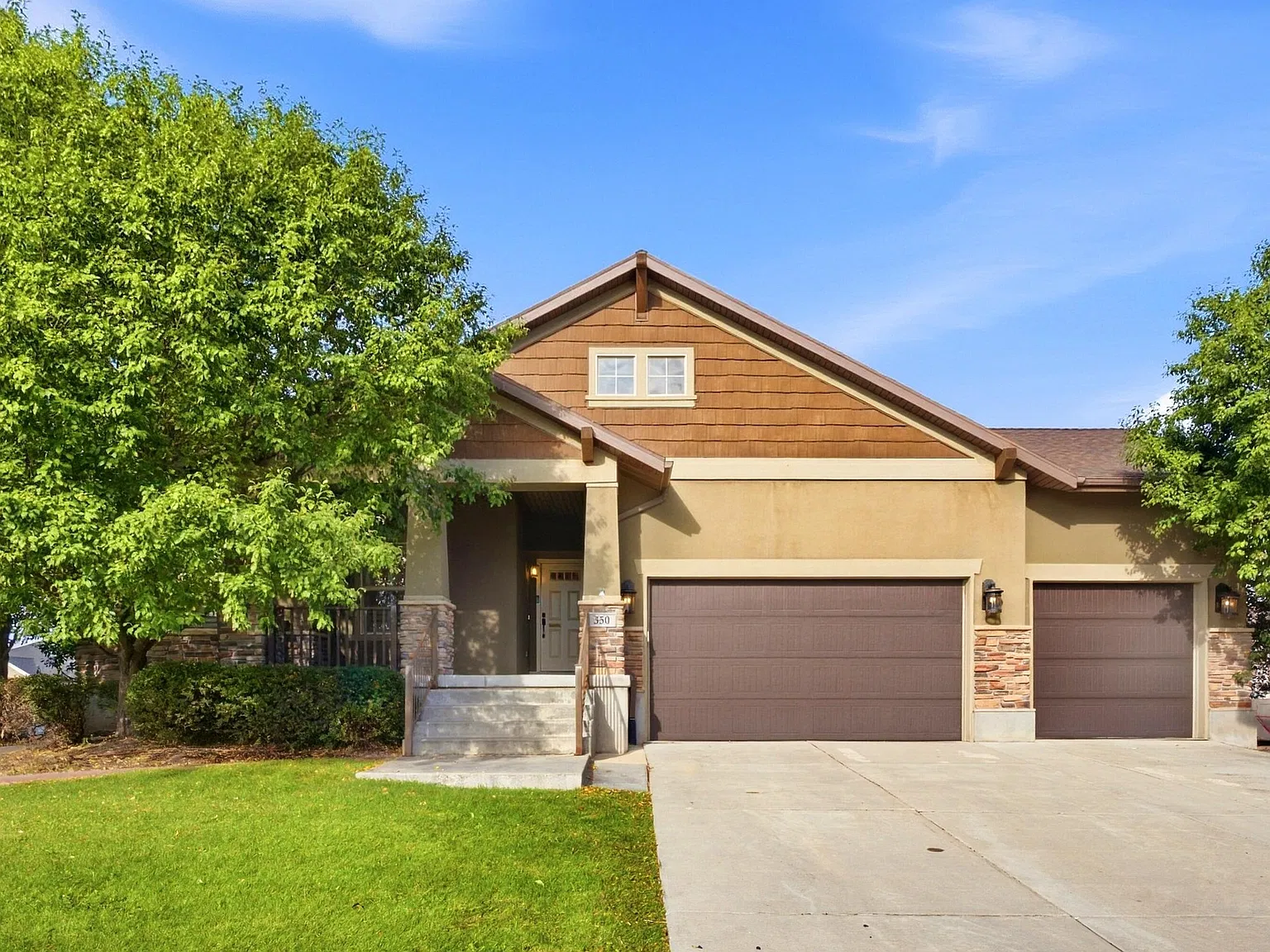 5 bed, 3572 sqft, $3,900 — Photo 3