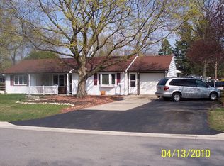 612 Maple St, Mukwonago, WI 53149