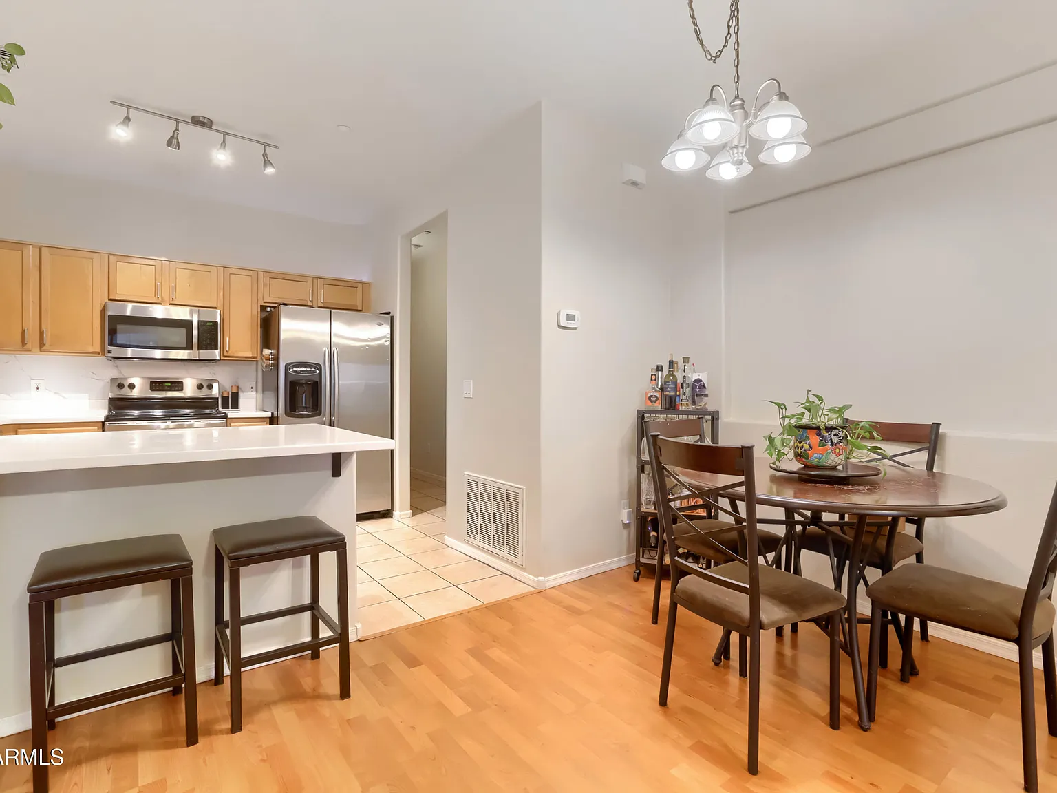 2 bed, 2.0 bath, 941 sqft, $1,800 — Photo 4
