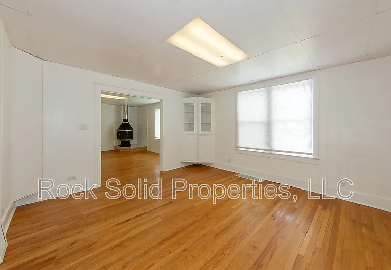 506 E 7th St #1 — Photo 5
