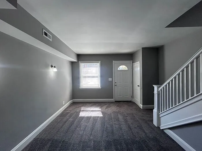 3 bed, 1.5 bath, $2,500 — Photo 4