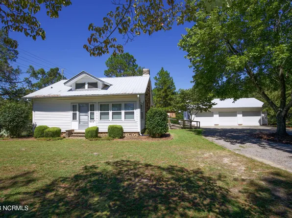 110 E Philadelphia Avenue, Pinebluff, NC 28373