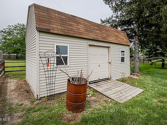 5th image of 1352 Walbridge Rd