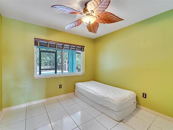 3rd image of 1523 Kestrel Way