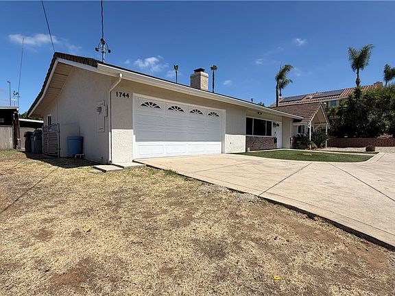 3rd image of 1744 Elser Ln