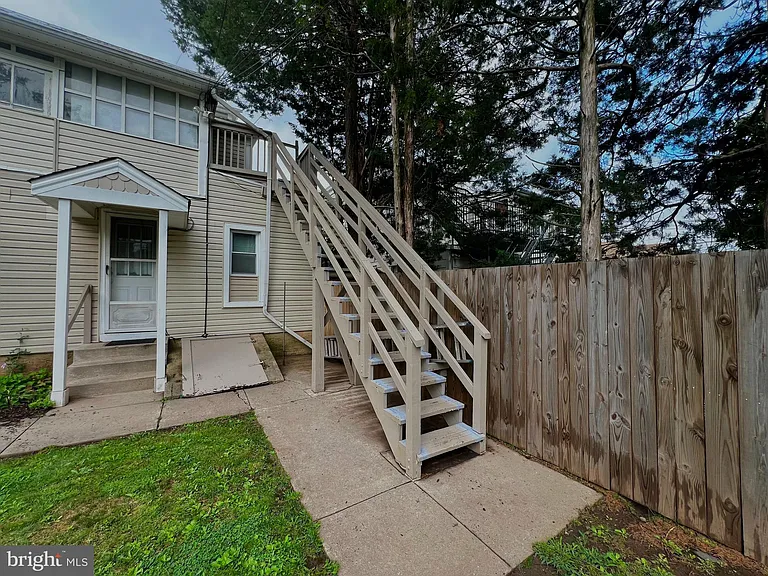109 E Main St #2 — Photo 12
