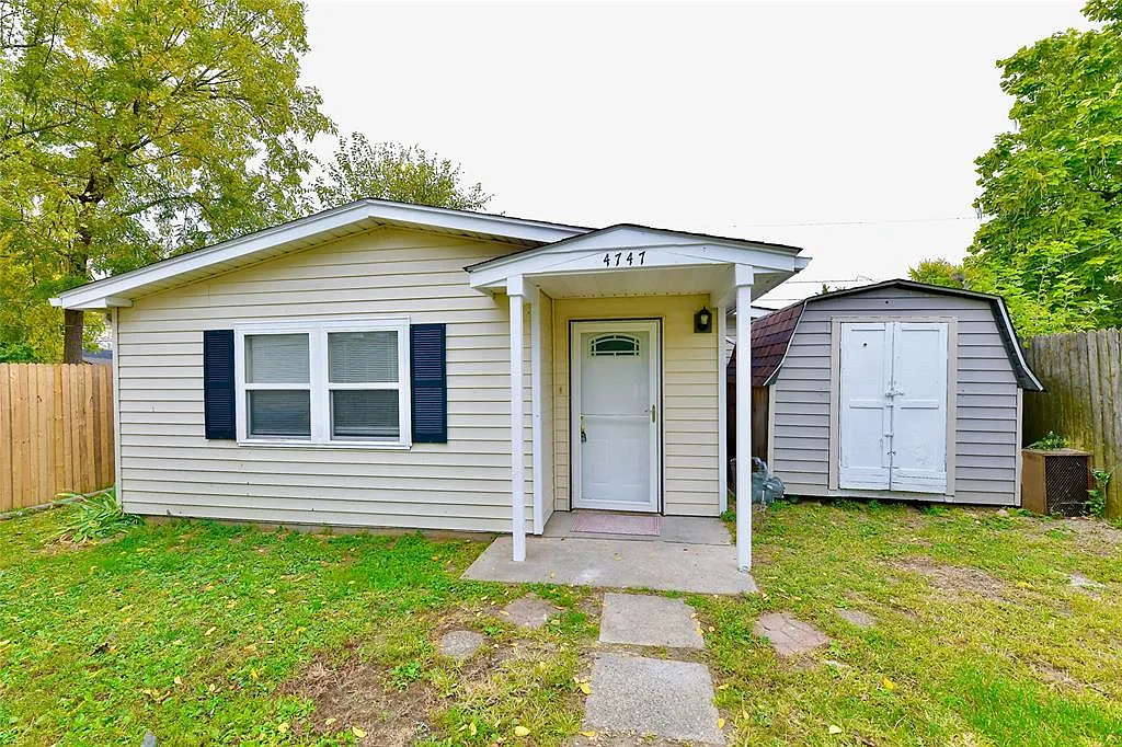 4747 Mecca St photo 1