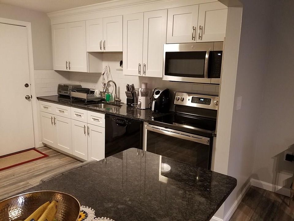 2nd image of 62 Purchase St APT A2