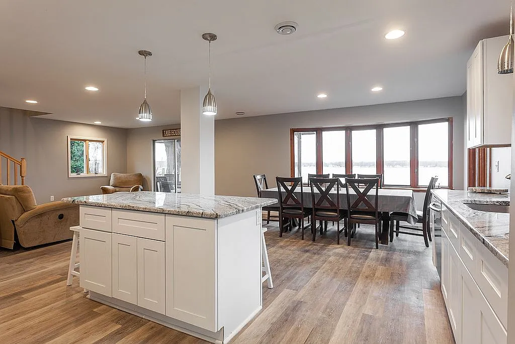 8695 Beach Ave photo 1