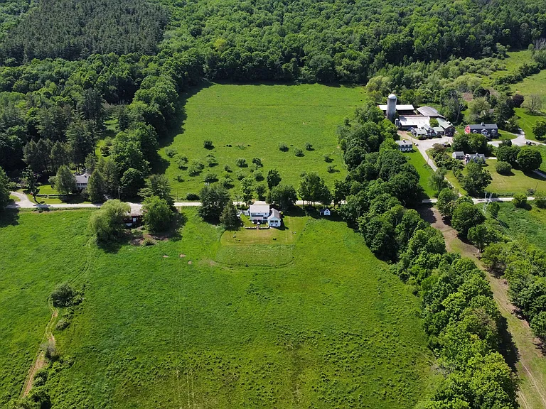1292 Oblong Rd — Photo 3