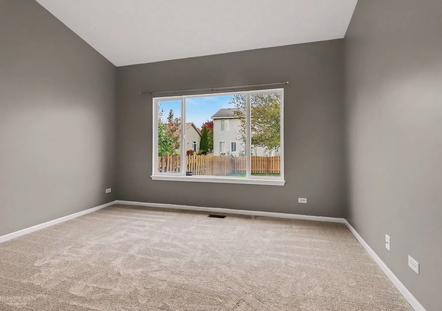 2 bed, 1.5 bath, 952 sqft, $2,300 — Photo 3