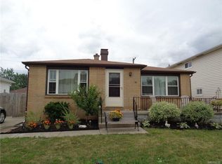 92 Santin Dr, Cheektowaga, NY 14225
