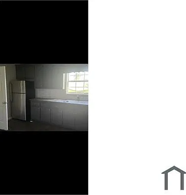 335 Rogers St — Photo 6