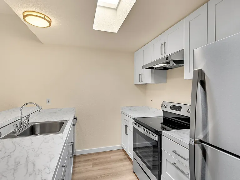 Linden Lofts — Photo 7