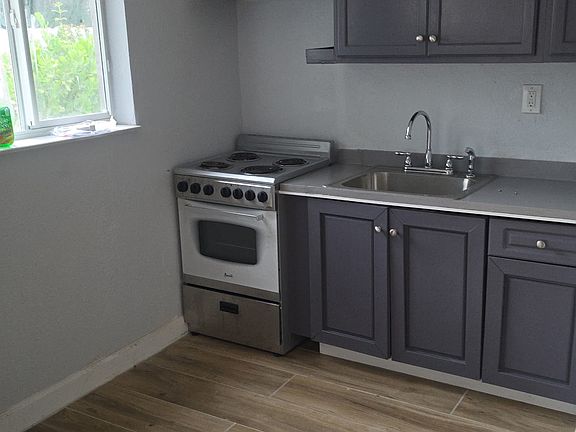 4th image of 965 NE 143rd St