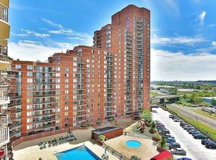 138 Harmon Cv, Secaucus, NJ 07094