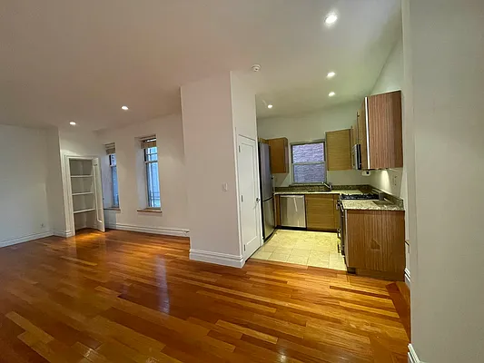 Rented by REAL New York | media 23