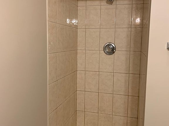 4th image of 2821 N Sacramento Ave #2