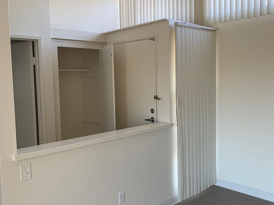 1st image of 2678 Marathon Dr #11