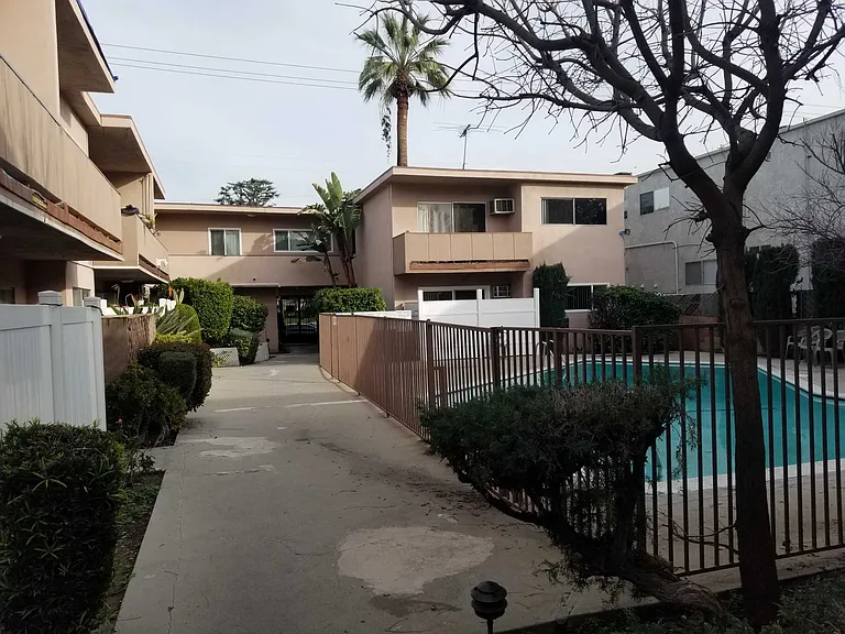 Sepulveda Blvd — Photo 8