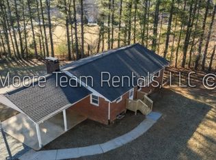 26 Presbyterian Church Rd, Mills River, NC 28759