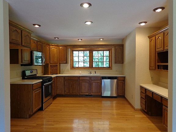 5th image of 1410 Silver Cir