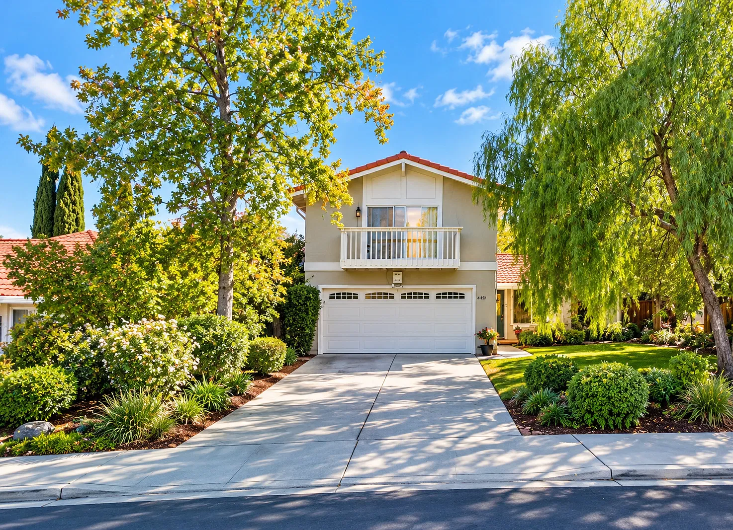 4 bed, 2.5 bath, 1842 sqft, $4,200 — Photo 1