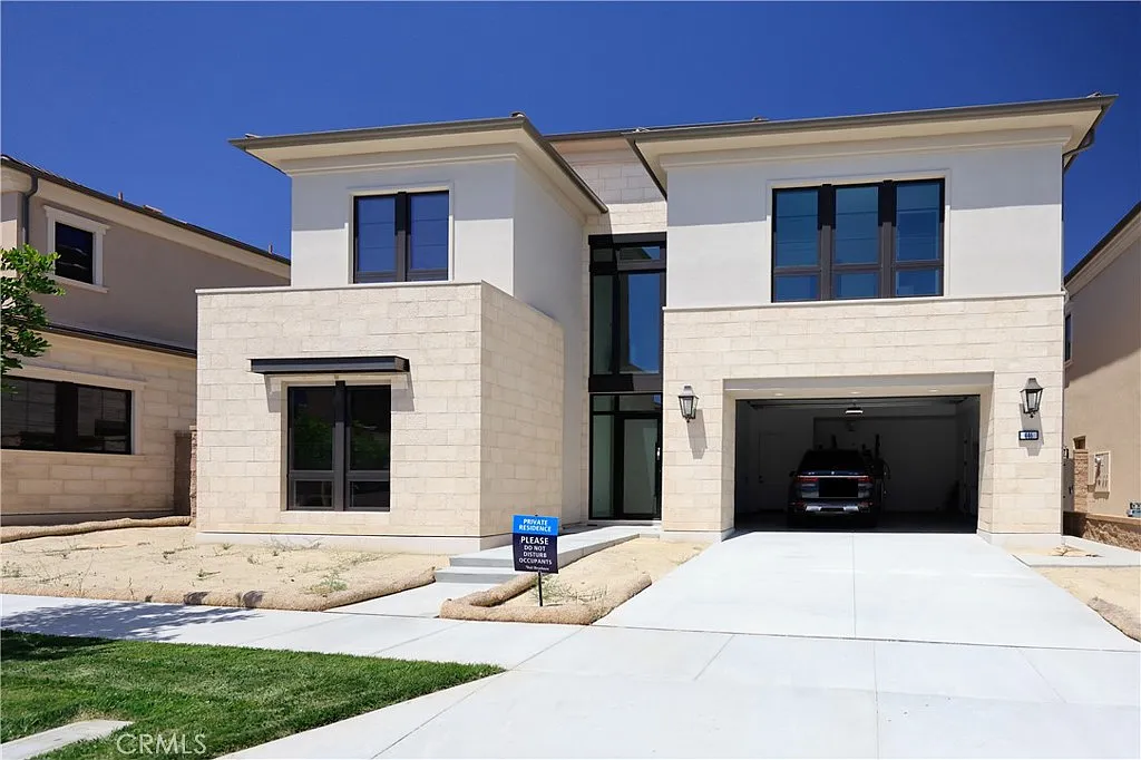 5 bed, 5.5 bath, 4542 sqft, $23,000 — Photo 1