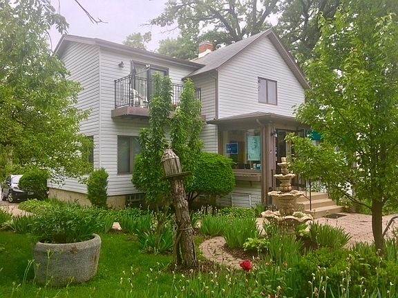 2nd image of 141 S Oak Ave