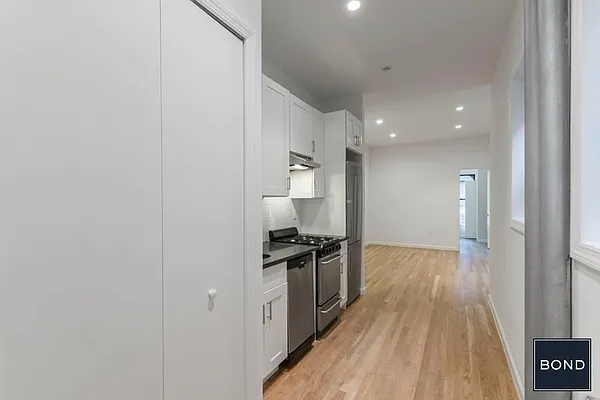 Rented by Bond New York | media 24