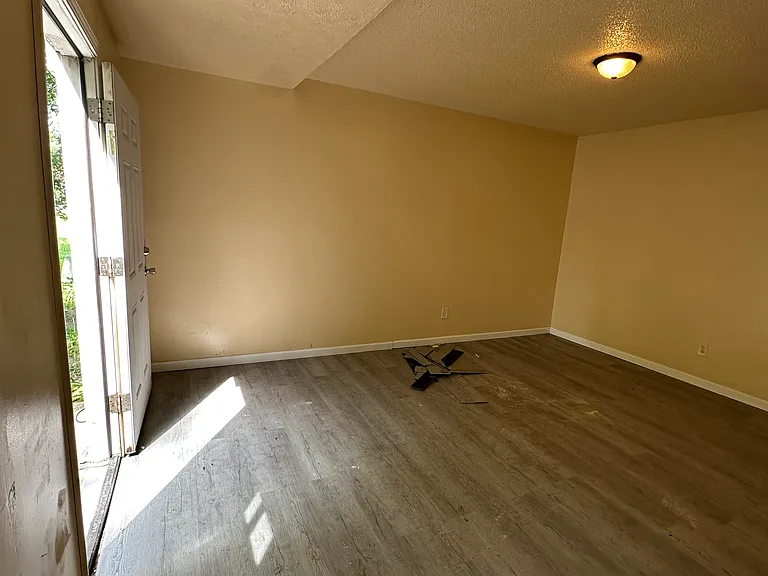 2221 Silver Maple Ct — Photo 12