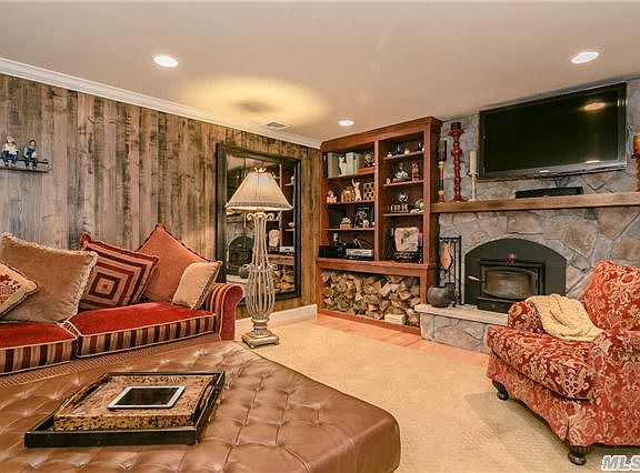 3rd image of 39 Granada Cir