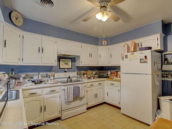 2nd image of 32A Franklin Ln
